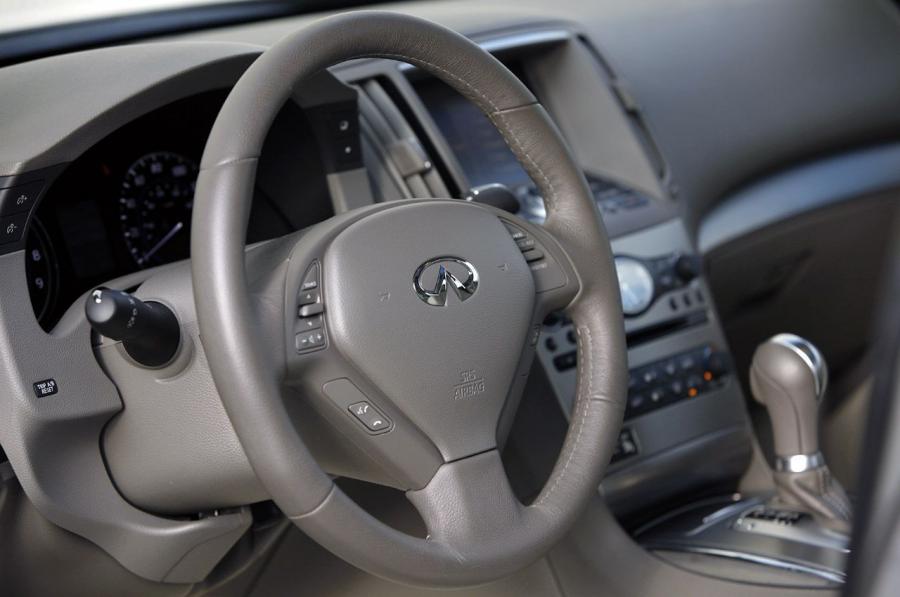  Infiniti G25 2012 года  (фото 17 из 30)